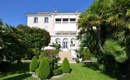 Villa in Vieille Ville, Antibes, France 1