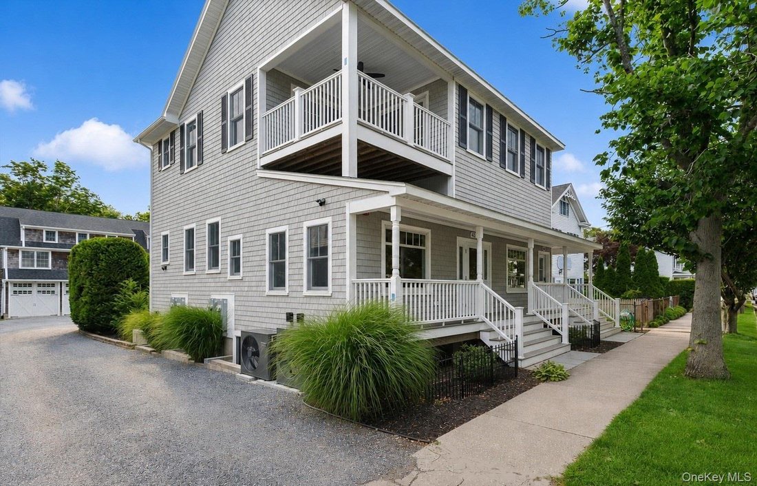 Greenport West, New York, United States 1 - 18646780