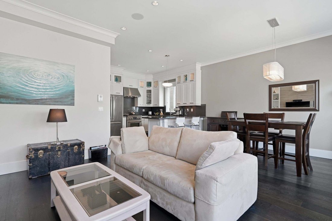 House in Surrey, British Columbia, Canada 5 - 18643227