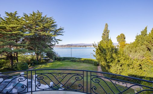 Villa in Vieille Ville, Antibes, France 1