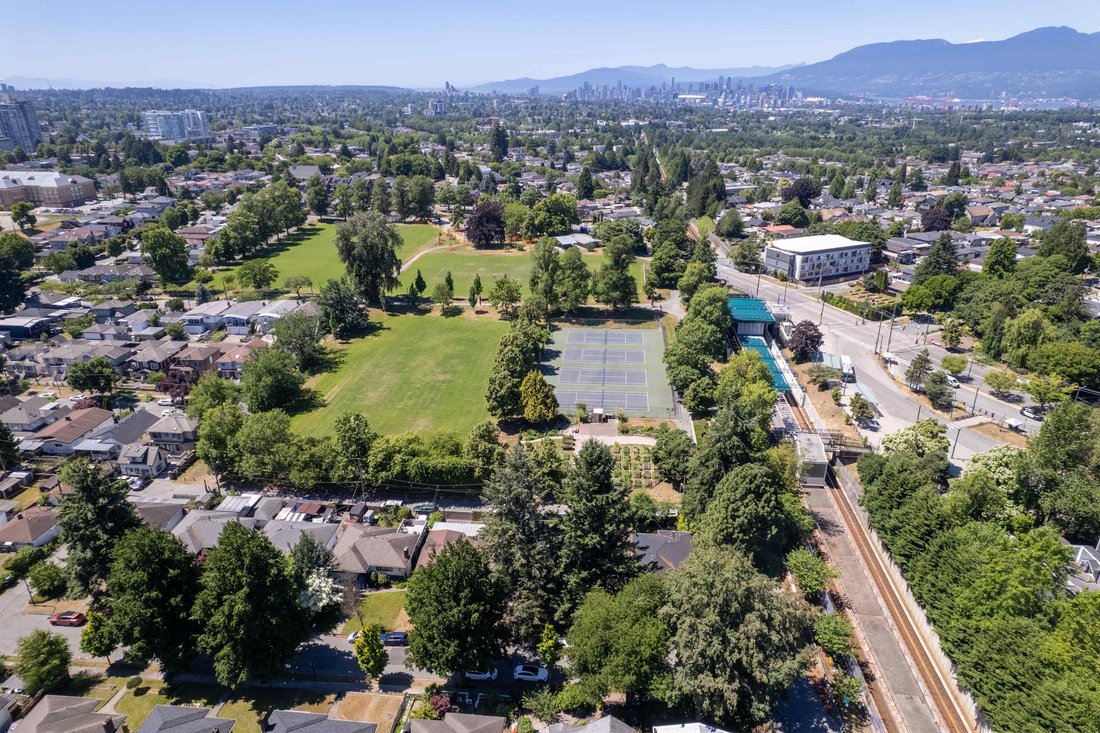 House in Vancouver, British Columbia, Canada 3 - 18643059