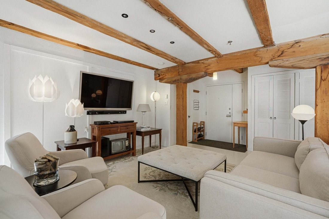 Condo in Montréal, Quebec, Canada 3 - 18644129