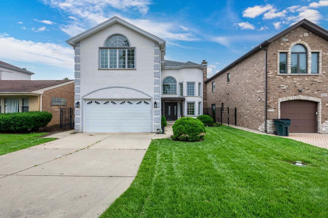 House in Lincolnwood, Illinois, United States 2 - 18646685