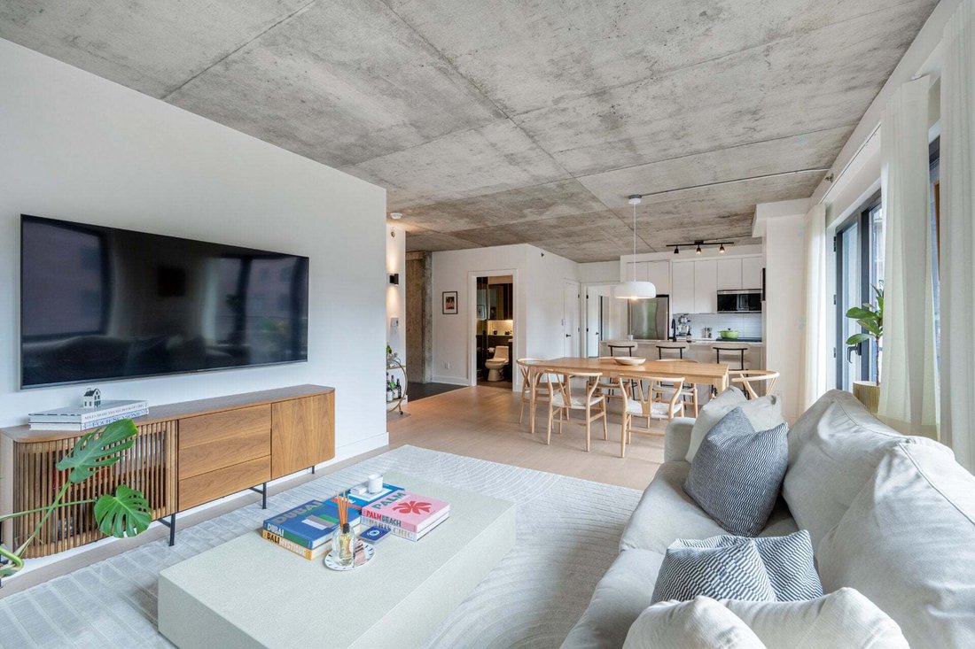 Condo in Montréal, Quebec, Canada 2 - 18644369