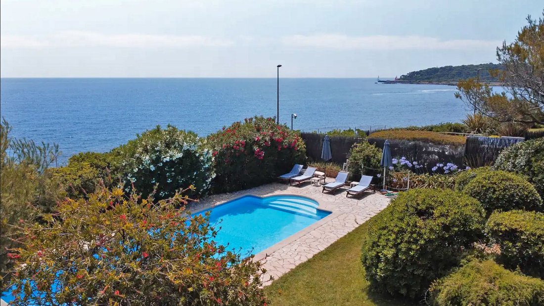 Villa in Vieille Ville, Antibes, France 1 - 18644919