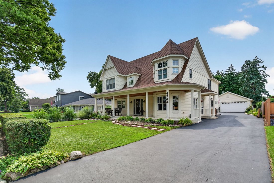 House in Downers Grove, Illinois, United States 2 - 18646653