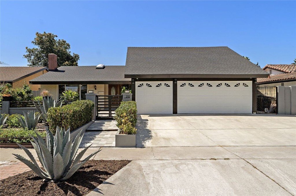 House in Santa Ana, California, United States 1 - 18465016