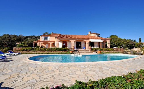 Villa in Les Issambres, Roquebrune-sur-Argens, France 1