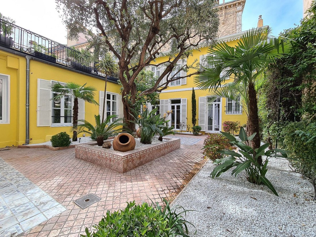 Villa in Cannes, Provence-Alpes-Côte d'Azur, France 1 - 18645119
