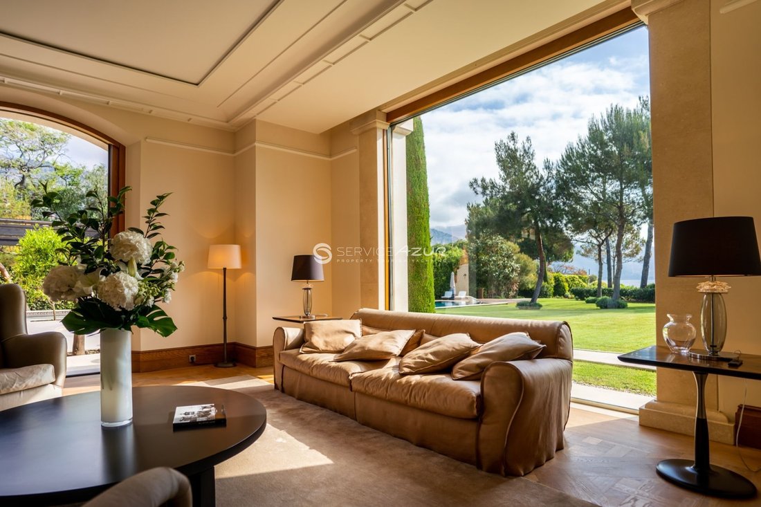 Villa in Saint-Jean-Cap-Ferrat, Provence-Alpes-Côte d'Azur, France 3 - 18645126