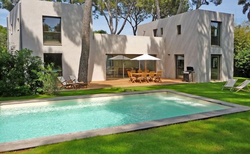 Villa in Vieille Ville, Antibes, France 1