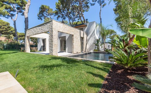 Villa in Vieille Ville, Antibes, France 1