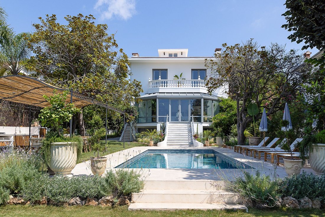Villa in Vieille Ville, Antibes, France 1 - 18645293