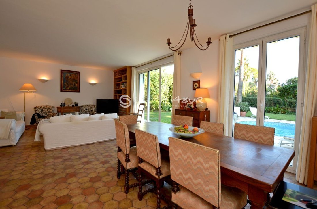 Villa in Vieille Ville, Antibes, France 4 - 18644453
