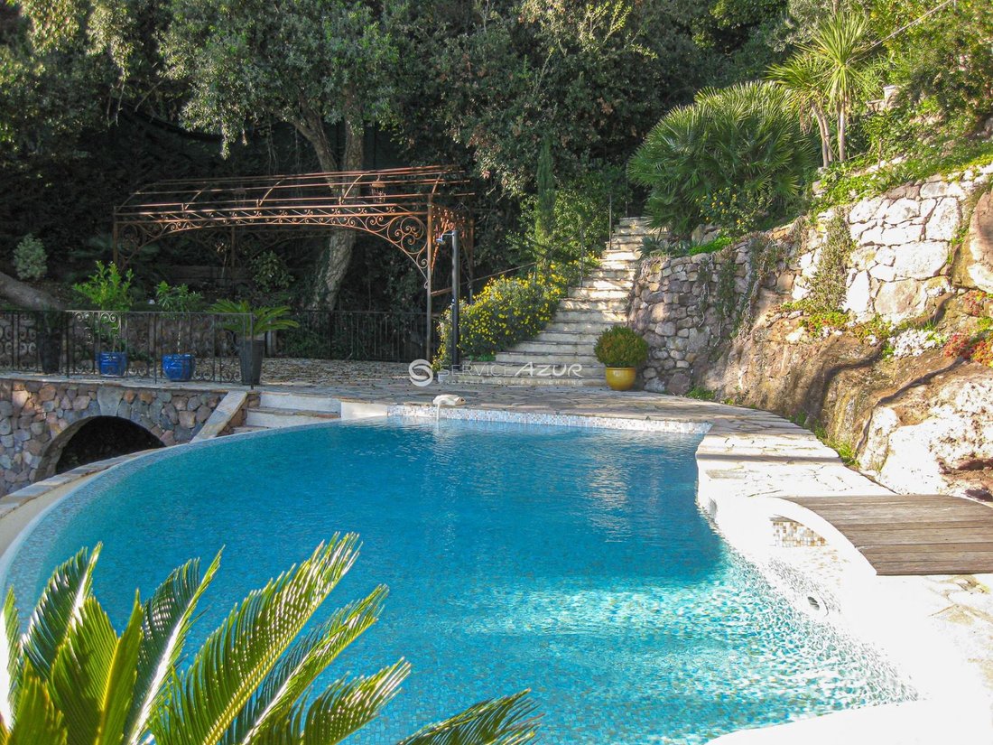Villa in Théoule-sur-Mer, Provence-Alpes-Côte d'Azur, France 2 - 18644592