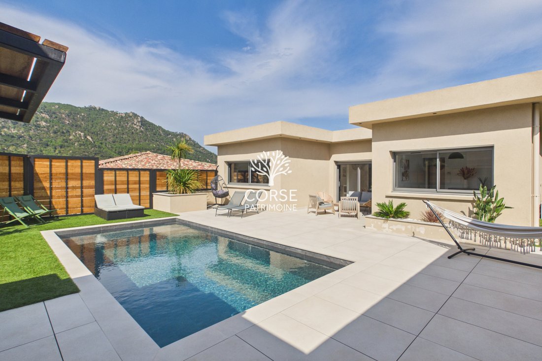 House in Sainte-Lucie-de-Porto-Vecchio, Corsica, France 1 - 18647330