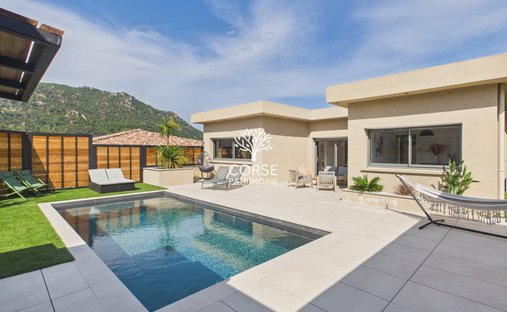 House in Sainte-Lucie-de-Porto-Vecchio, Corsica, France 1