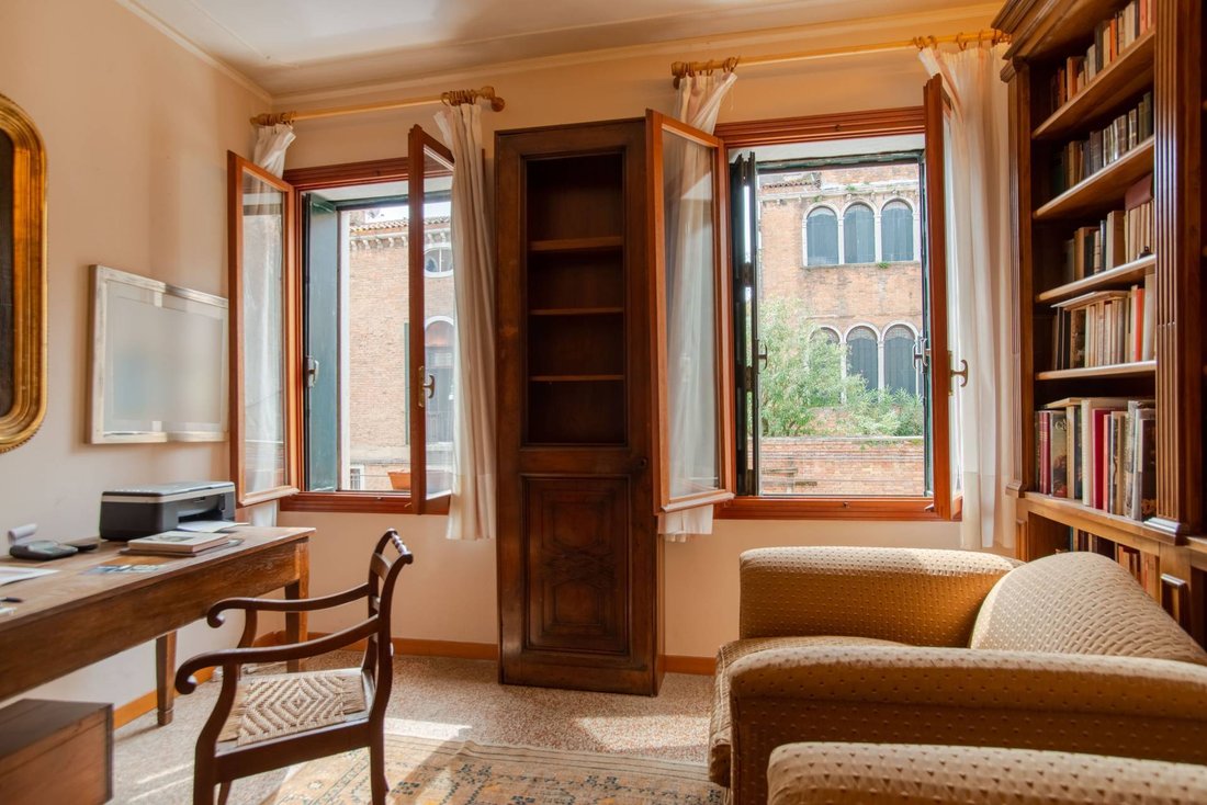 Apartment in Dorsoduro, Venice, Italy 5 - 18648333