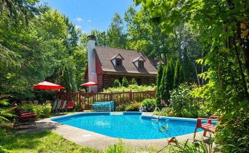 House in Piedmont, Quebec, Canada 1