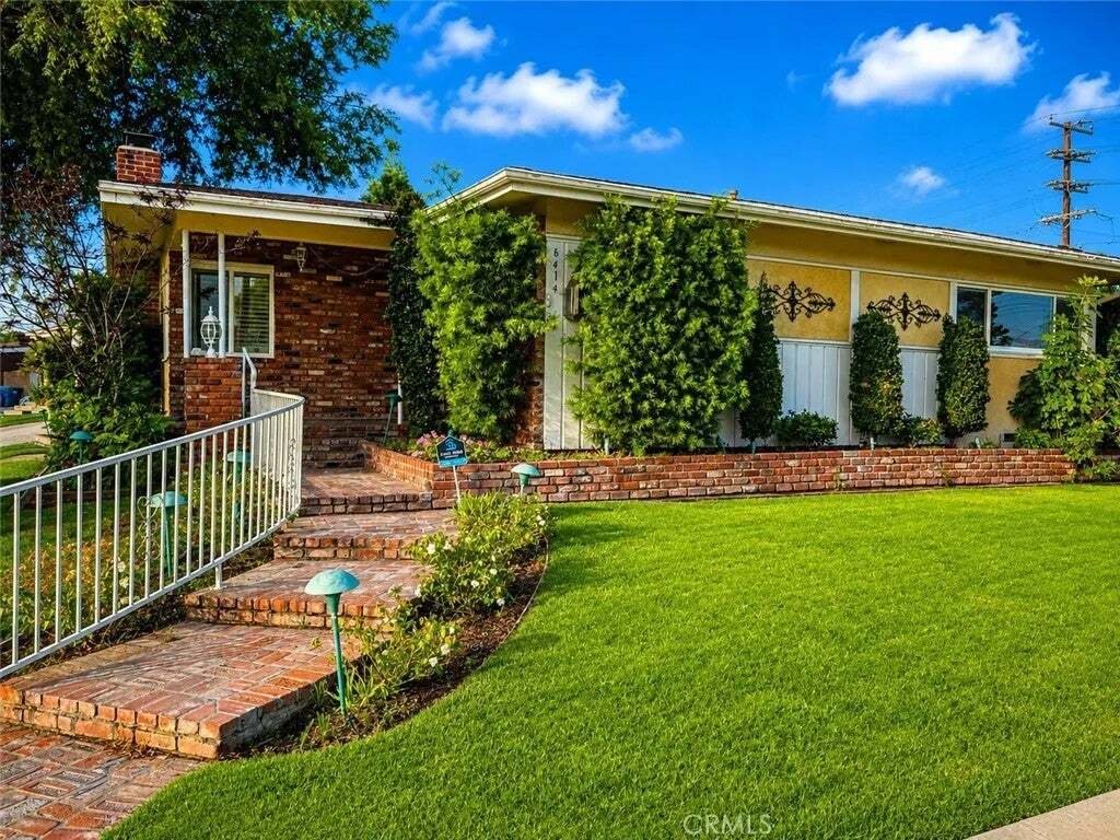 House in Signal Hill, California, United States 1 - 18646505