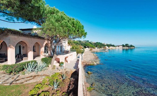 Villa in Grimaud, Provence-Alpes-Côte d'Azur, France 1