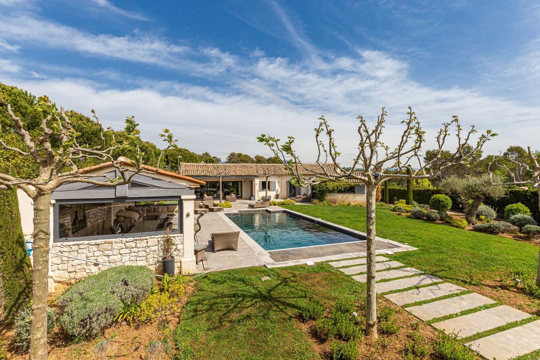Villa in Mougins, Provence-Alpes-Côte d'Azur, France 1 - 18645033