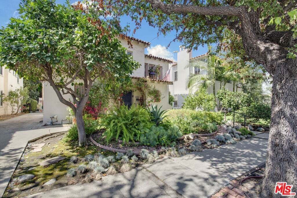 West Hollywood, California, United States 3 - 18645950