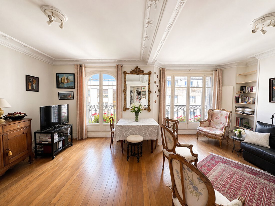 Apartment in Violet Commerce, Paris 15e Arrondissement, Paris 1 - 18647815