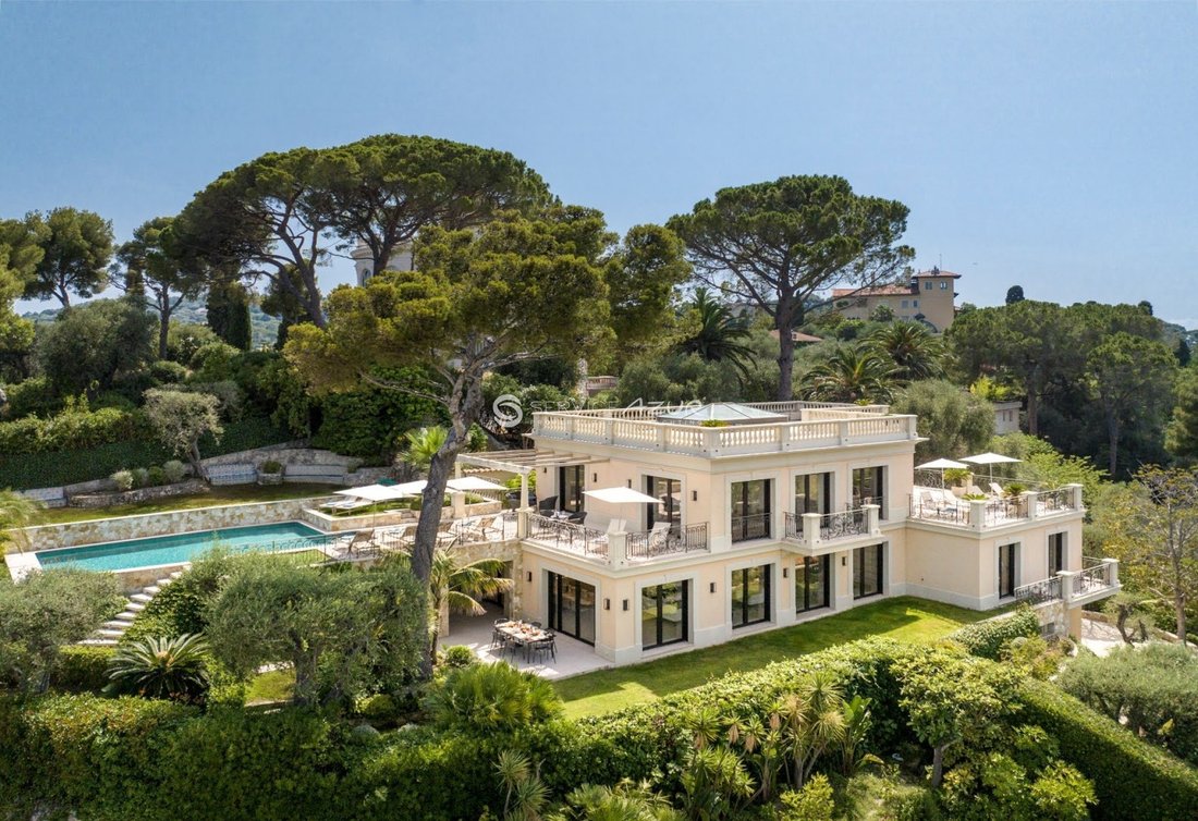 Villa in Saint-Jean-Cap-Ferrat, Provence-Alpes-Côte d'Azur, France 1 - 18645127