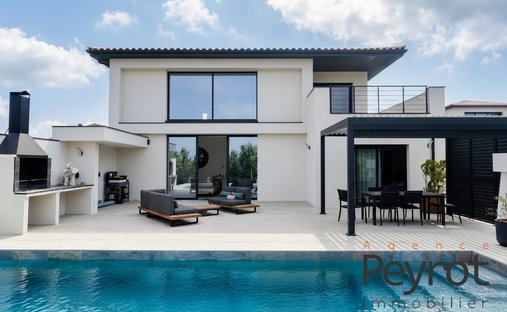 Villa in Sainte-Marie-la-Mer, Occitania, France 1