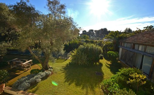 Villa in Vieille Ville, Antibes, France 1
