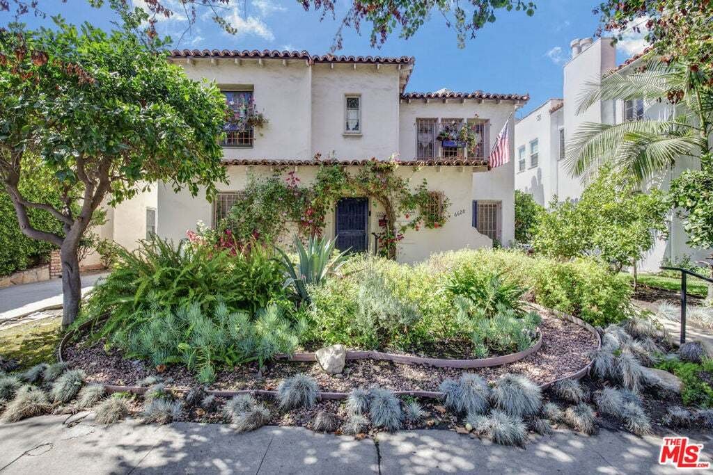 West Hollywood, California, United States 2 - 18645950