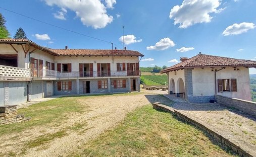 Country House in Mango, Piedmont, Piedmont, Italy 1
