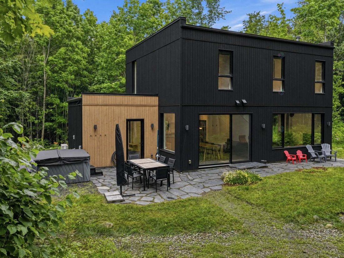 House in Eastman, Quebec, Canada 2 - 18643355