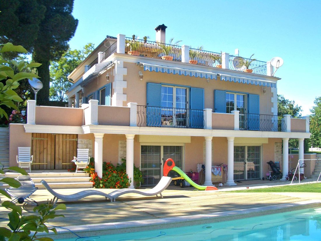 Villa in Saint-Paul-de-Vence, Provence-Alpes-Côte d'Azur, France 1 - 18644700