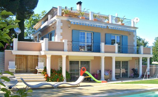 Villa in Saint-Paul-de-Vence, Provence-Alpes-Côte d'Azur, France 1
