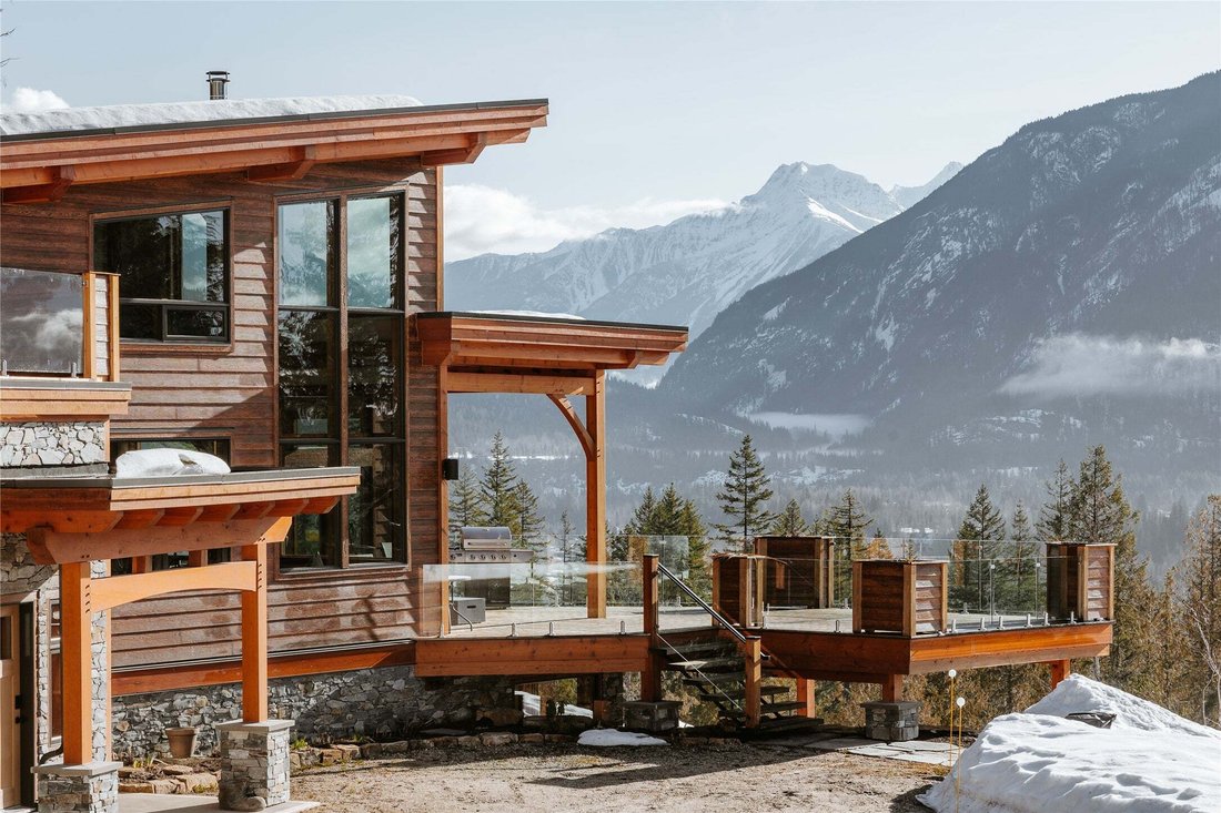 House in Revelstoke, British Columbia, Canada 1 - 18642798