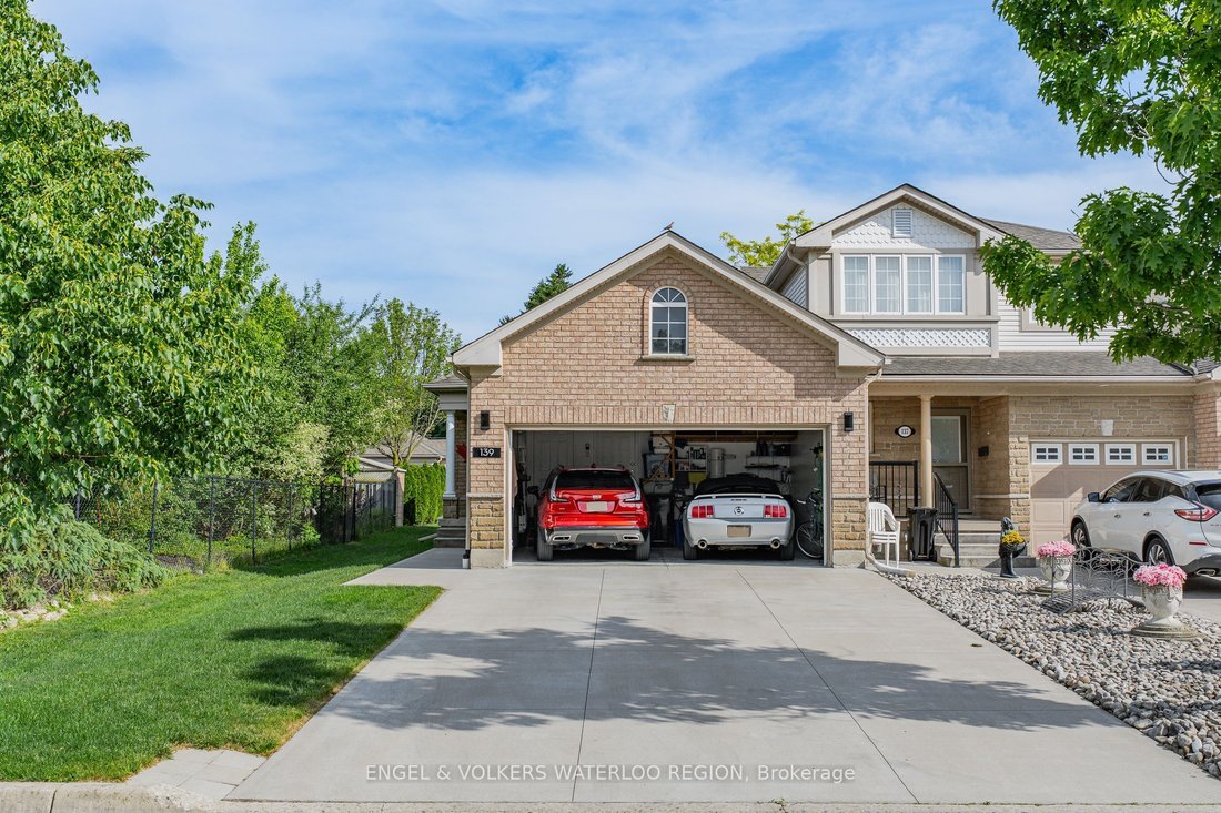 Townhouse in Waterloo, Ontario, Canada 3 - 18642676