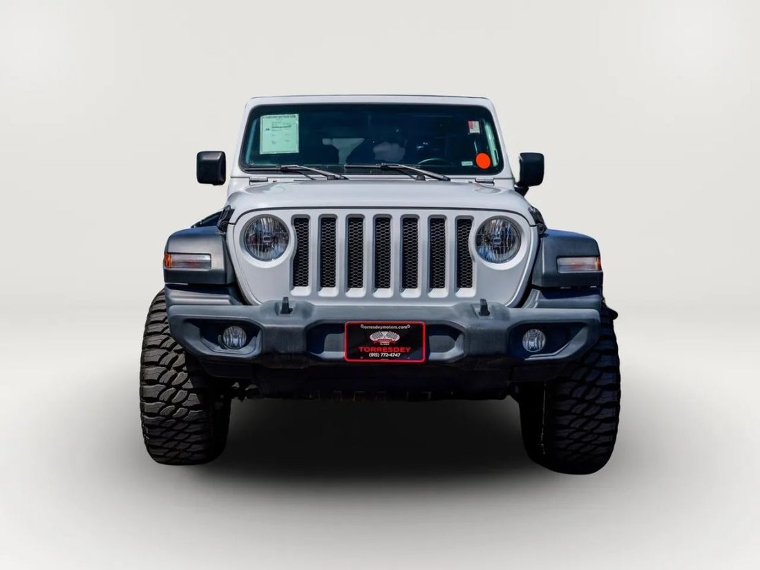 Suv in Fort Bliss, Texas, United States 2 - 12529233