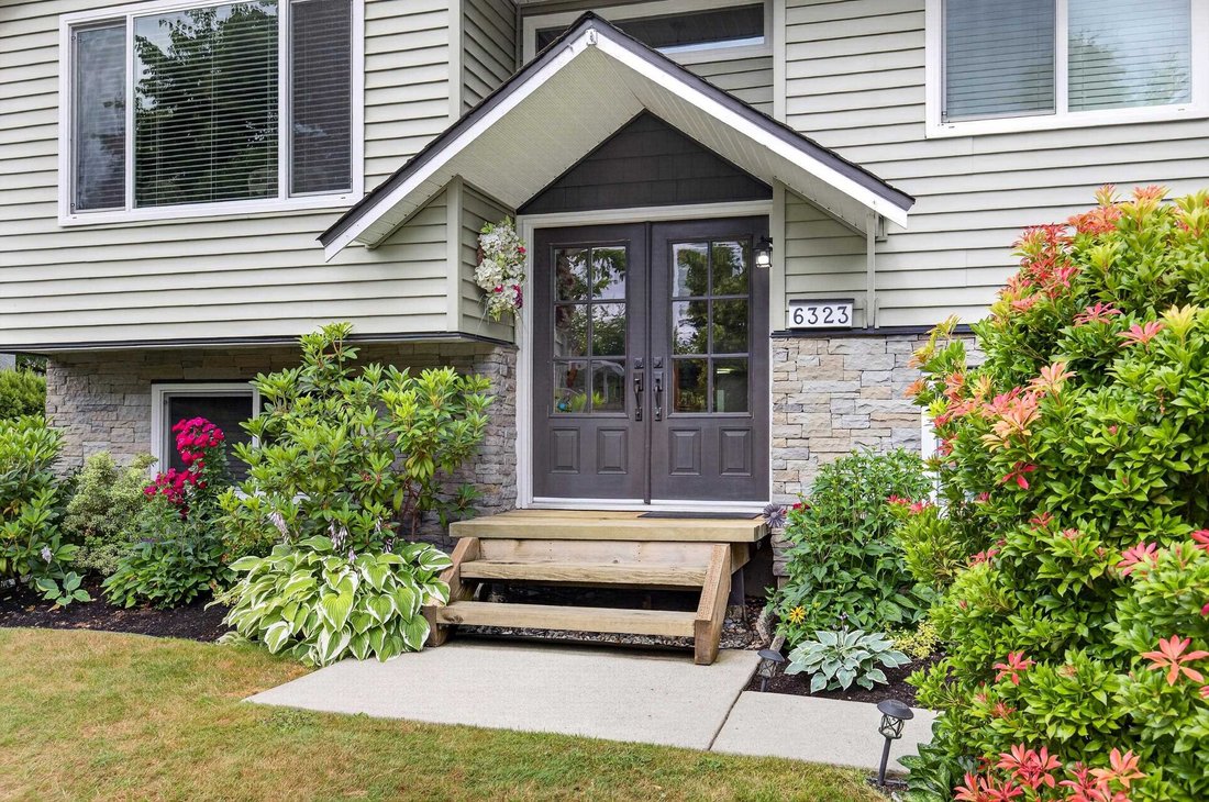 House in Surrey, British Columbia, Canada 4 - 18643253