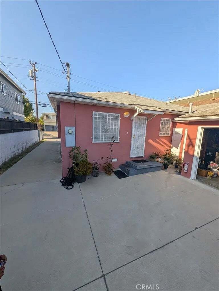 Inglewood, California, United States 5 - 18646585