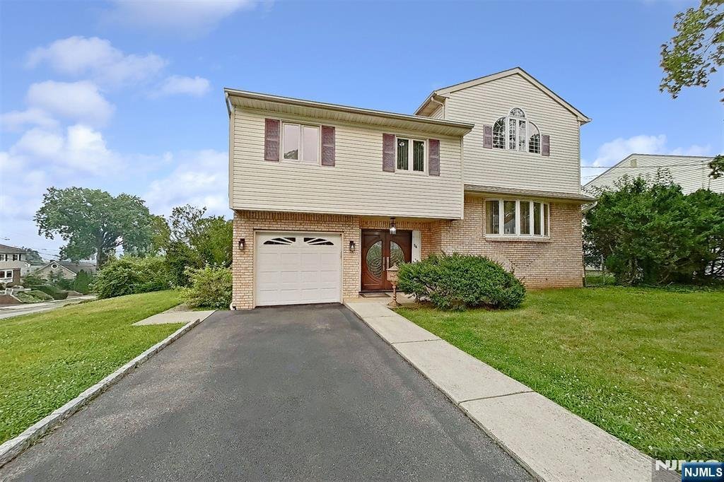 House in Bloomfield, New Jersey, United States 1 - 18644680