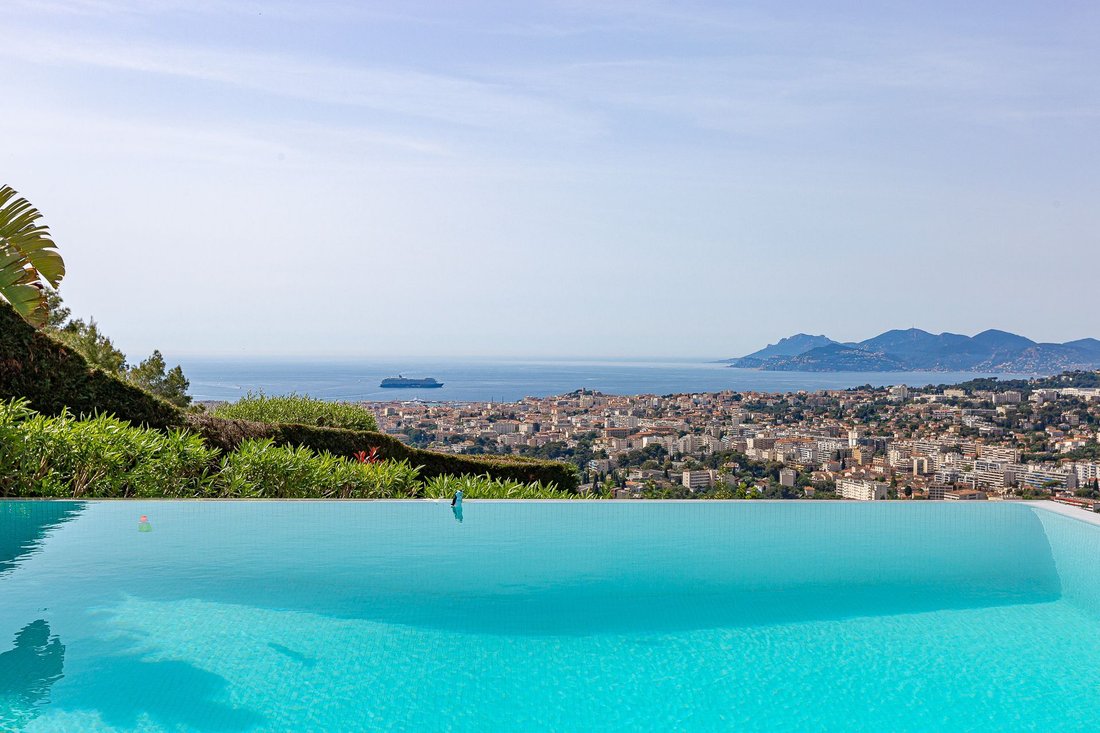 Villa in Cannes, Provence-Alpes-Côte d'Azur, France 1 - 18644882