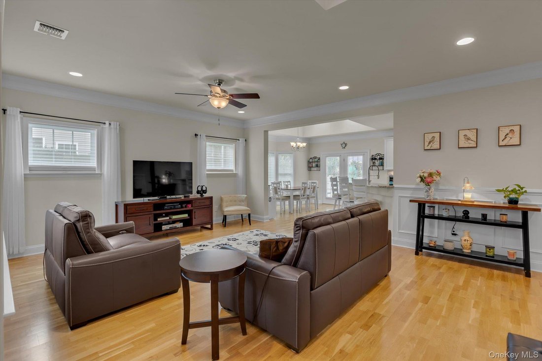 Condo in Jamesport, New York, United States 4 - 18646747