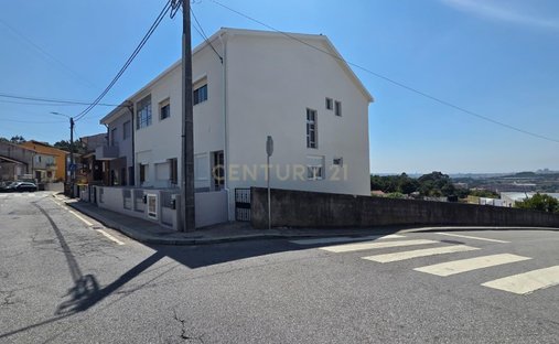 House in Fanzeres e Sao Pedro da Cova, Porto District, Portugal 1