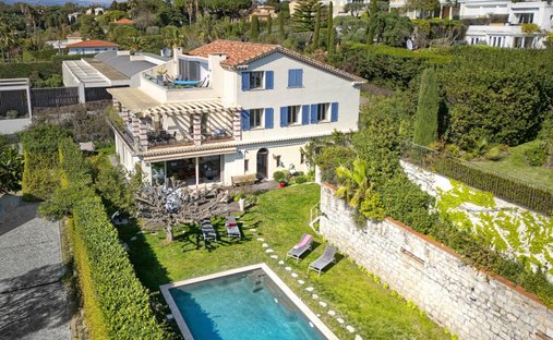 Villa in Vieille Ville, Antibes, France 1