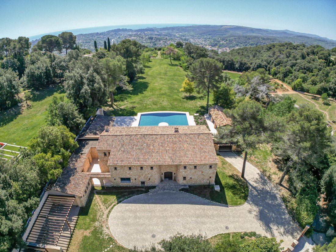 Villa in Saint-Paul-de-Vence, Provence-Alpes-Côte d'Azur, France 1 - 18645317