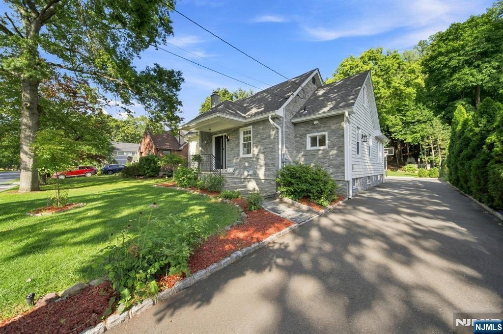 House in Tenafly, New Jersey, United States 2 - 18642527