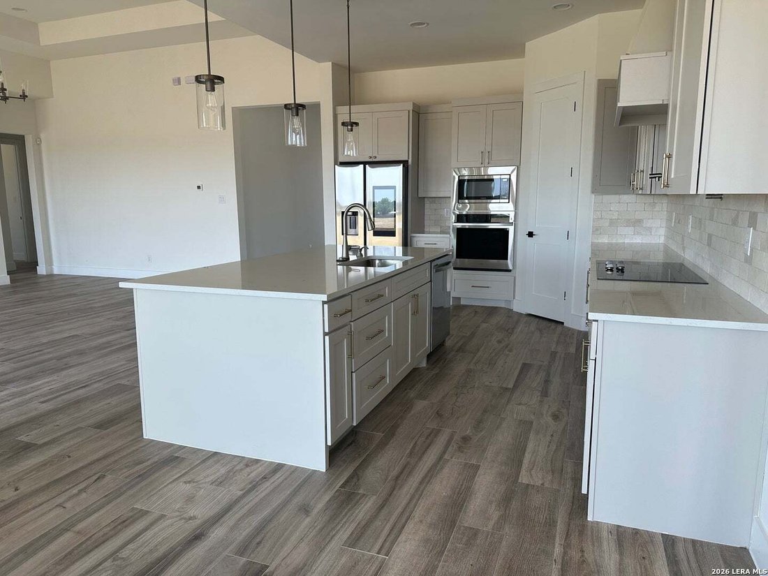House in Floresville, Texas, United States 2 - 16833401
