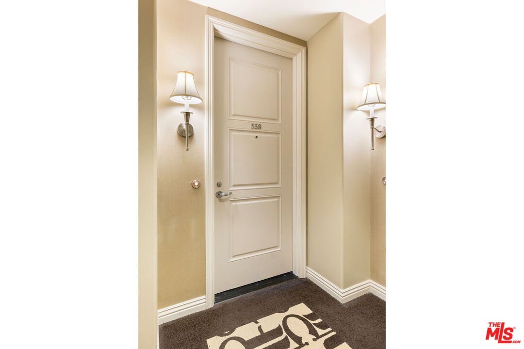 Condo in Glendale, California, United States 5 - 18644631